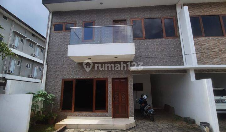 RUMAH BARU SIAP HUNI DALAM KOMPLEK JAKARTA SELATAN 1