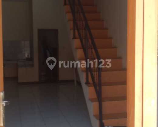 Affordable and strategic house in Moh.Toha 2