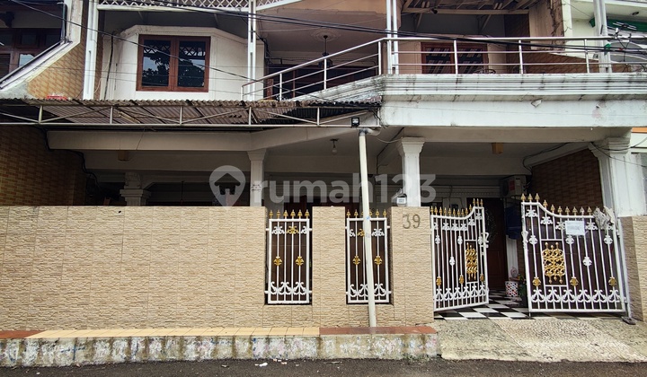 City Park View House Access for 2 Cars Wide, West Tebet City Park View House Access for 2 Cars Wide, West Tebet