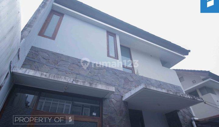 Rumah minimalis Modern Di Cluster Eksclusive di Cigadung Dago Bandung Utara 1