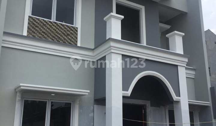 Rumah Cluster Exclusive Design Clasic Material Premium dlm perumahan Jatiwaringin dekat tol pondok Gede Rumah Cluster Exclusive Design Clasic Material Premium dlm perumahan Jatiwaringin dekat tol pondok Gede