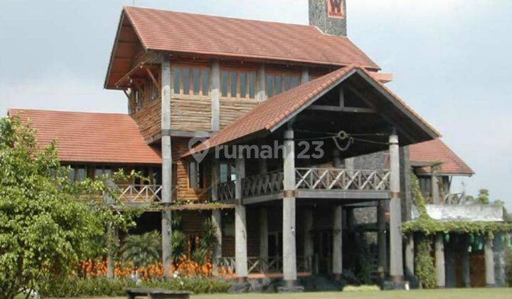 Dijual Villa Luas Istana Bunga Lembang Bandung 1