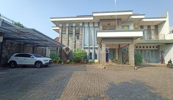 Rumah Mewah Cantiq Mewah Furnish Swimming Pool Di Bekasi Hub Wulan  1