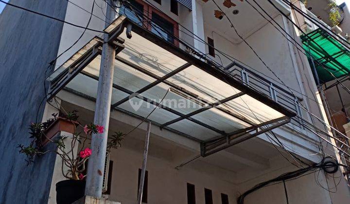 Dijual Rumah 2,5 lantai Siap Huni 1