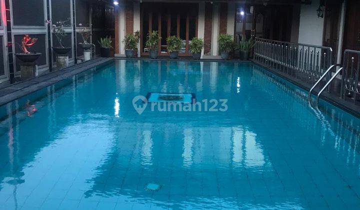 Rumah Mewah Impian Dengan Kolam Renang di Colomadu  2