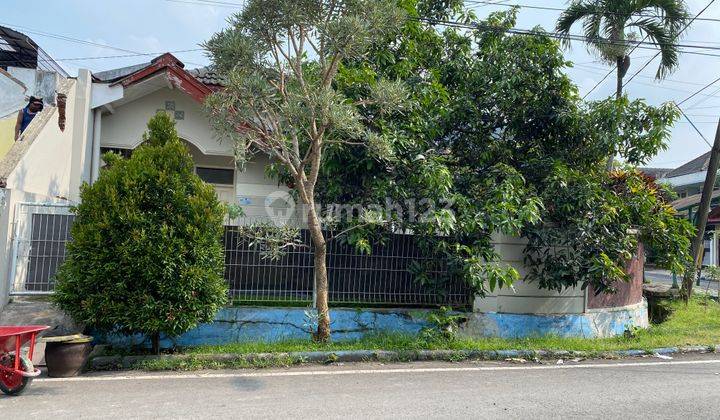 Rumah Pinggir Jalan Simpang Panji Suroso Araya 1