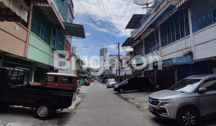 RUMAH JARANG ADA DI TENGAH KOTA MEDAN 2