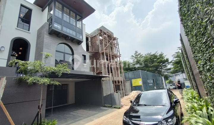 Rumah Mewah Cluster Precium Simatupang Strategis Dekat Tol Simatupang