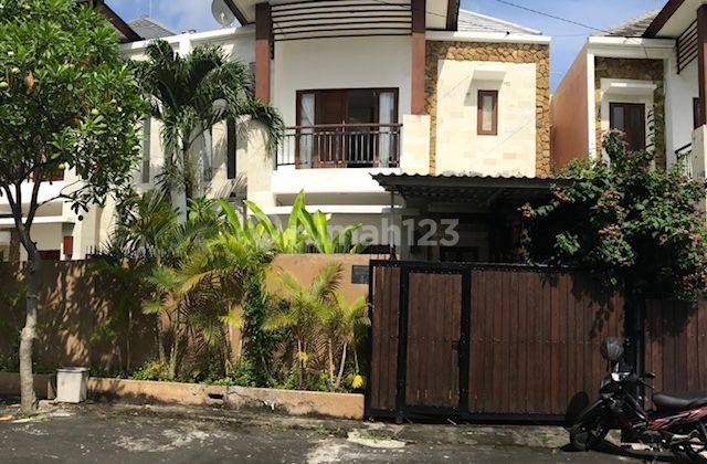 Rumah 2 Lantai Private Cluster di Perumahan Royal Garden, Jimb 1