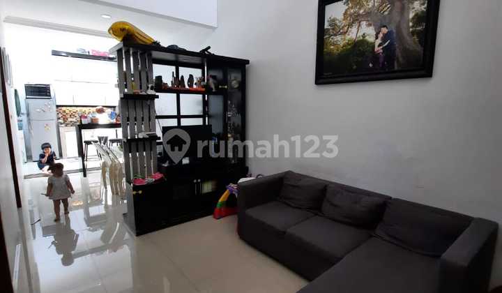 Rumah di Taman Parahyangan 7 No. 6 - Lippo Karawaci 2