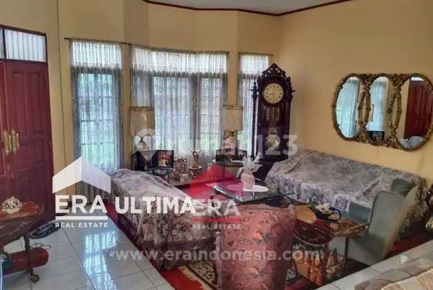 Rumah Besar Lingkungan Sejuk di Dago 2