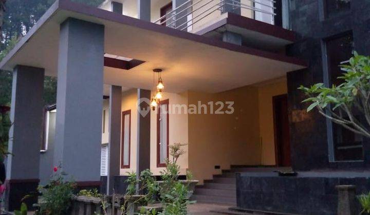 Rumah Villa Sangat Asri Dan Mewah di Komplek Trinity Setiabudi 1