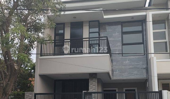  Rumah Baru Minimalis Bagus Manyar Tompotika   1