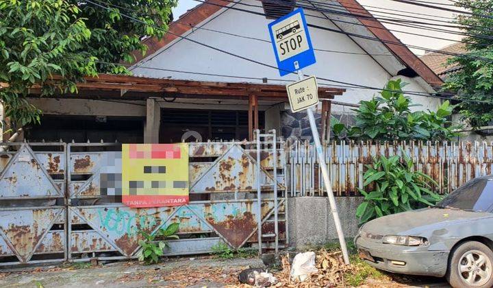 Dijual rumah tua hitung tanah di Kebon Kacang  1