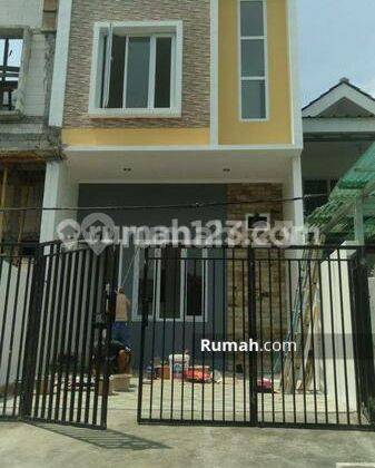 DIJUAL RUMAH BARU MILENIALIS HADAP TIMUR,LOKASI STRATEGIS,HARGA EKONOMIS DI PERUM.GADING GRIYA RESIDENCE.JAKARTA - UTARA 2