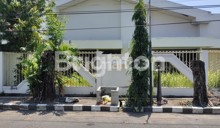 MANYAR KERTOARJO HOUSE STRATEGIC LOCATION FIRM NEGOTIATION 1