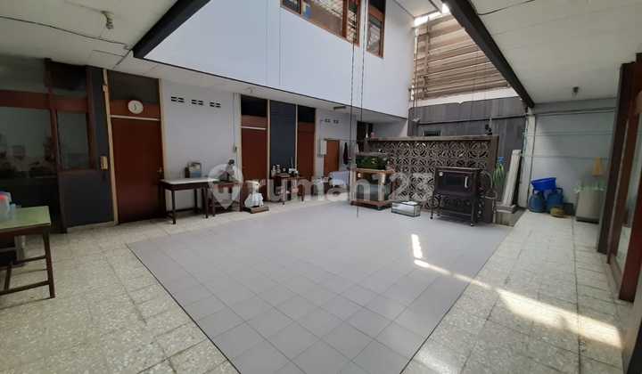 Rumah bergaya heritage ditengah kota Rumah bergaya heritage ditengah kota