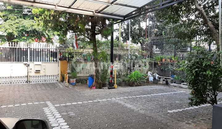 Rumah bergaya heritage ditengah kota  2