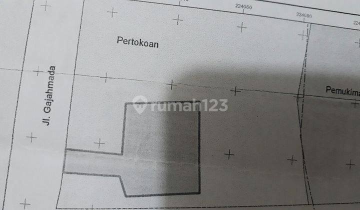 tanah dan rumah tua di raya gajahmada 1