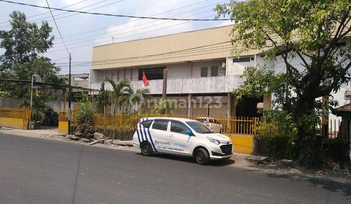 Rumah dan gudang strategis pusat kota di jalan setiabudi solo 2