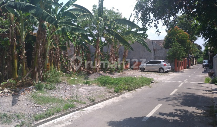 Ready-to-build plot of land in Solo Baru.