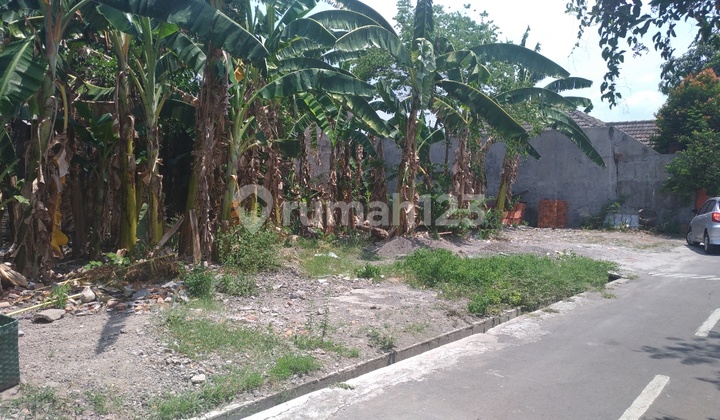 Ready-to-build plot of land in Solo Baru.