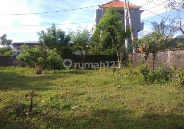 Land 500 m2 on Jl. Dukuh Sari Nusa Dua strategic area, price negotiable. 1