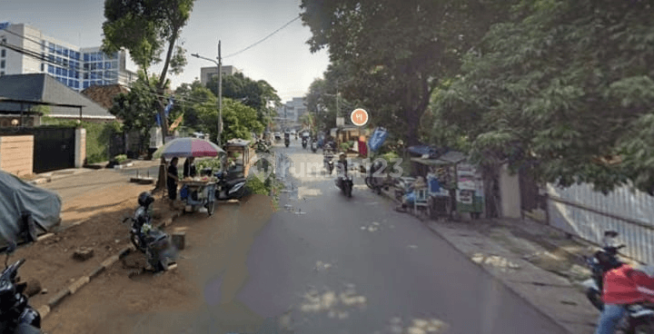 Rumah Tua hitung tanah, jalan depan 4 mobil lebih , matraman dalem, jakarta timur . 1