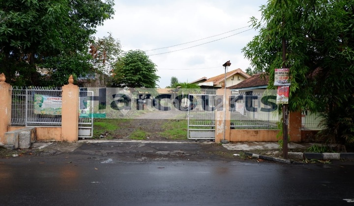 Strategic land near the Sumber Solo highway.