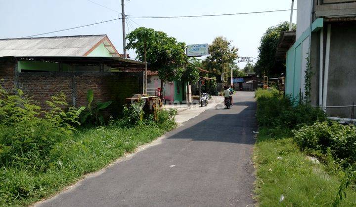 Tanah Pinggir Jalan Aspal 2