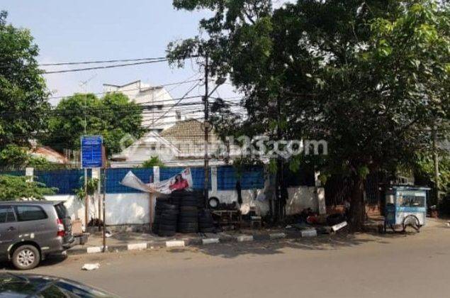 Rumah Tua HANYA HITUNG TANAH di Jln Bank Kebayoran Baru Jakarta Selatan LT : 762 m2 2