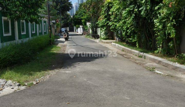 Rumah Tua HANYA HITUNG TANAH di Jln Bank Kebayoran Baru Jakarta Selatan LT : 760 m2 2