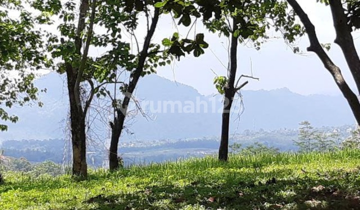 Ready-to-build lot, exclusive Sentul City area, serene, flood-free, and comfortable with a mountain view. Ready-to-build lot, exclusive Sentul City area, serene, flood-free, and comfortable with a mountain view.
