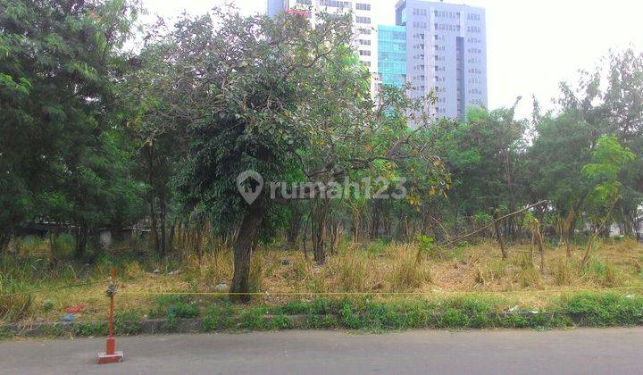 TANAH dgn lokasi yg sangat Strategis utk Perkantoran atau Apartemen kawasan Kuningan Jakarta Selatan. 1