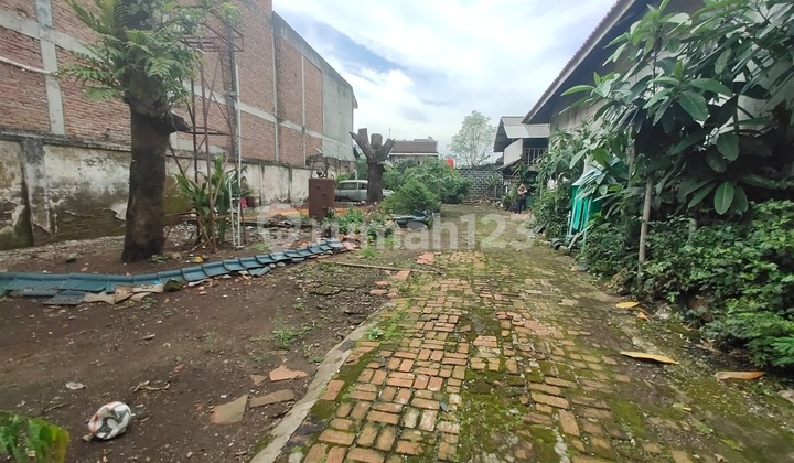 Rumah Tua hitung tanah lokasi strategis Rumah Tua hitung tanah lokasi strategis