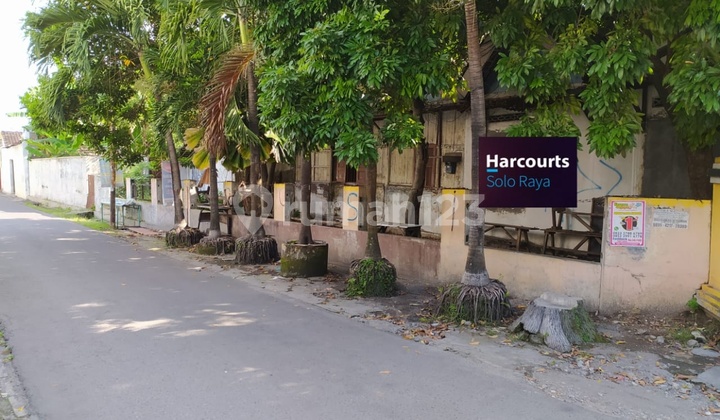 Rumah strategis jalan veteran solo 2