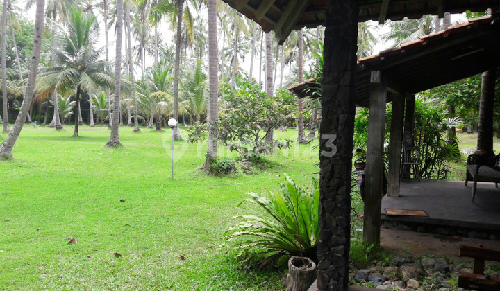 Di  kavling lokasi pinggir jalan Raya, sangat strategis, Anyer, Cilegon , Banten