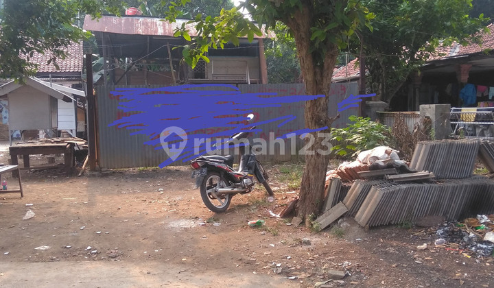 Di  tanah di cileungsi dekat metland cileungsi sektor 7 depan lapangan harga nego