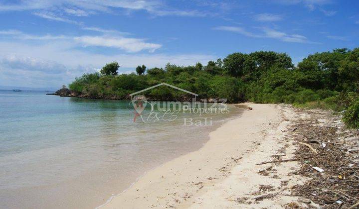 Absolute Beachfront, 4 Hectare with private Bay, Lombok Island 2