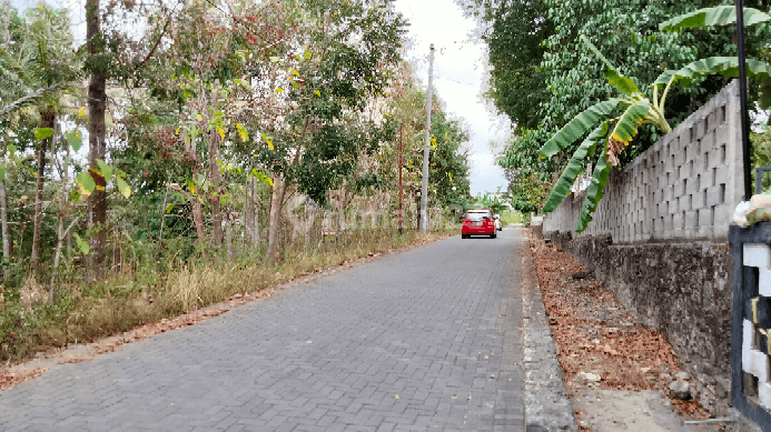 Tanah  dekat Rajaklana Resto Gamping Balecatur sleman Yogyakarta. 1