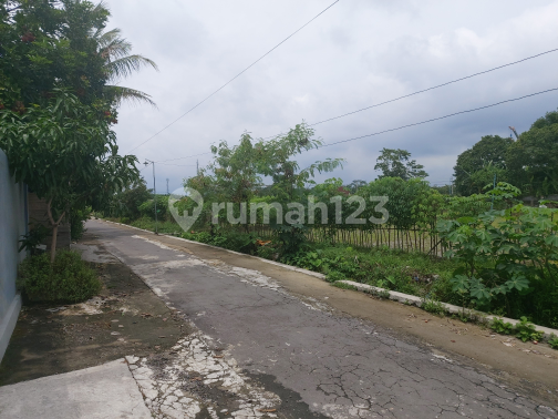 Cheap dry land near the Colomadu Kartasura Solo toll road. Cheap dry land near the Colomadu Kartasura Solo toll road.