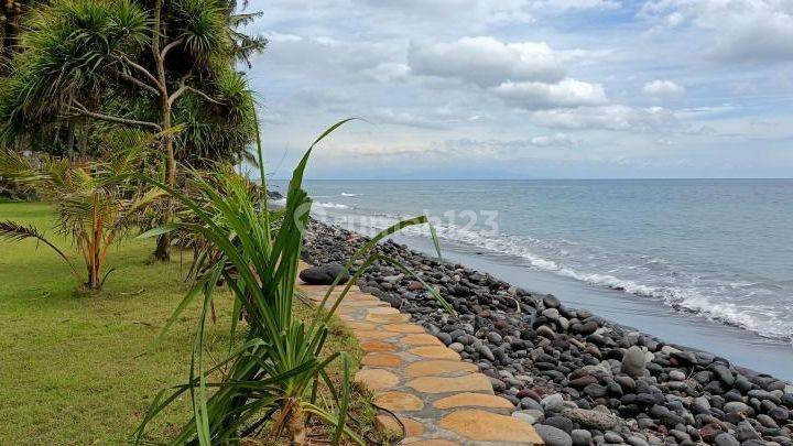 Tanah pinggir pantai (beach front) dekat Taman Ujung Bali 1