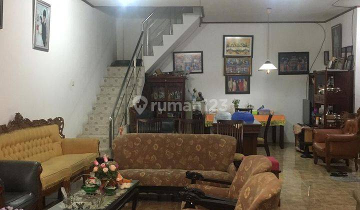 Rumah Hitung Tanah di Praja Kebayoran Lama 2