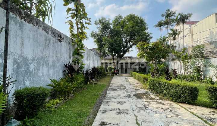 Rumah Hitung Tanah Lokasi Strategis &Amp; Bebas Banjir di Kemang