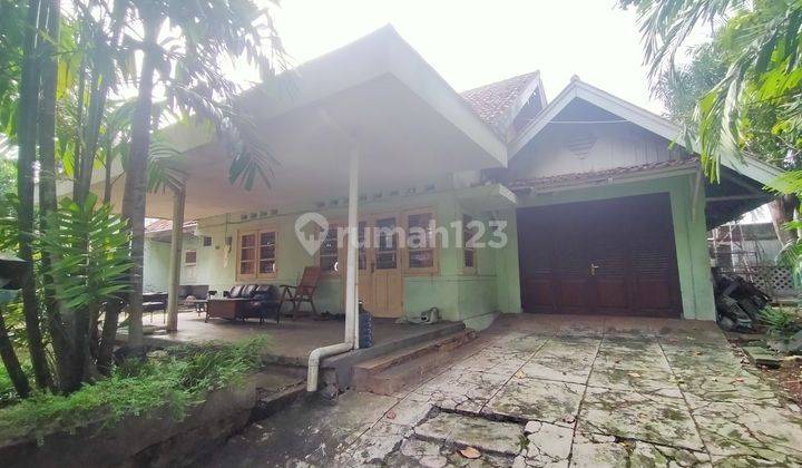 RUMAH TUA HITUNG TANAH DI LOKASI PREMIUM 1