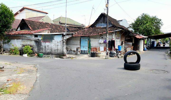 Tanah Pekarangan Bonus Bangunan Lama Hook Tengah Kota 1