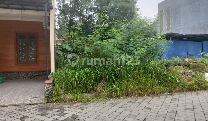 Exclusive cluster plot of land near Solo Baru.