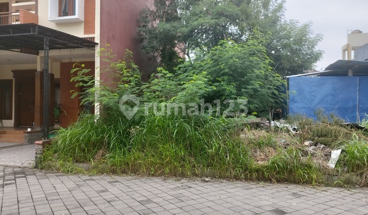 Exclusive cluster plot of land near Solo Baru.