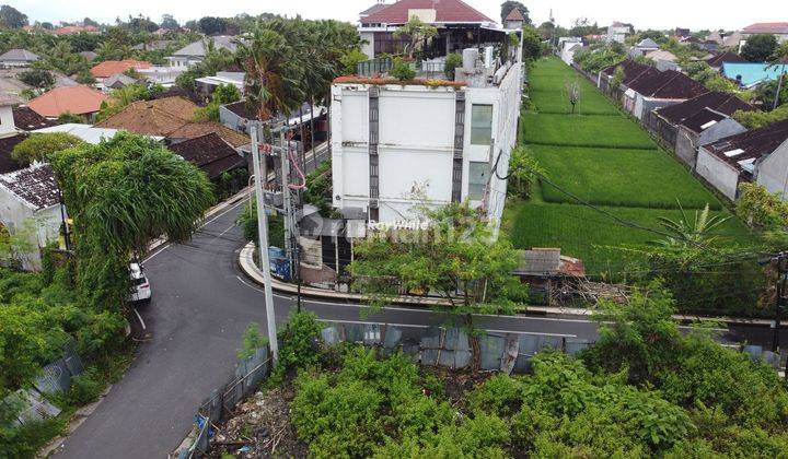 BISNIS TERBAIK!!TANAH LANGKA DI SEMINYAK JARANG ADA DEKAT PANTAI SEMINYAK JALAN KAKI 300METER 1