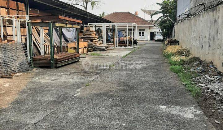 Gudang siap pakai, hanya dihitung tanah, di jalan besar Hasyim Ashari 1